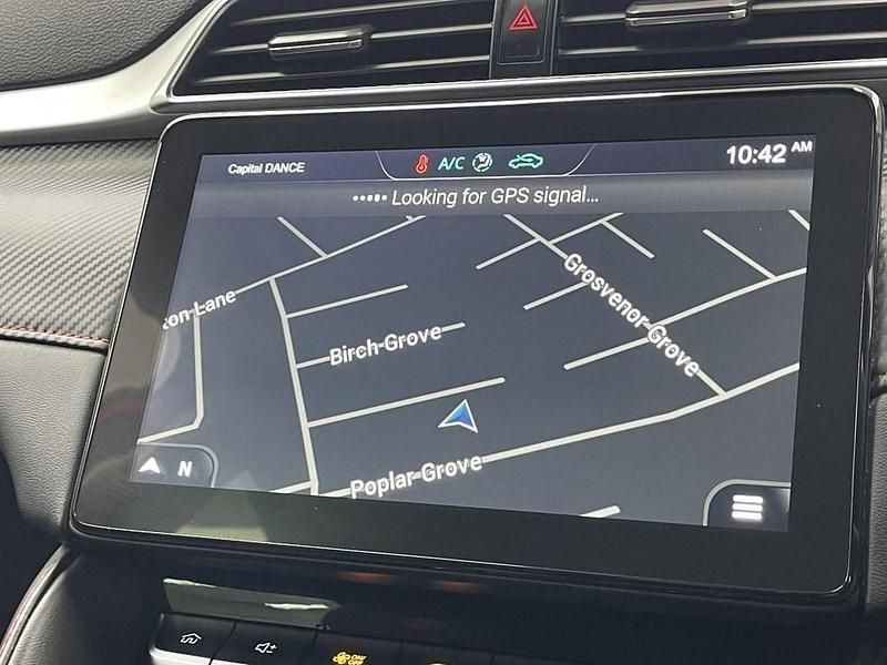 Used MG ZS Exclusive 111 HP (81 kW) 2023 Red SUV