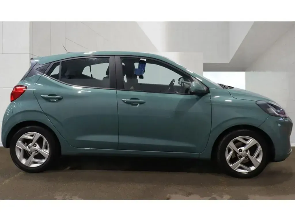 Used Hyundai i10 SE 2021 Green Hatchback