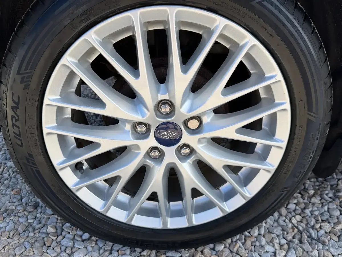 Used Ford Focus Zetec 2014 Silver Hatchback