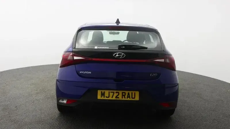 Używany Hyundai i20 SE 100 KM (73 kW) 2022 Niebieski Hatchback