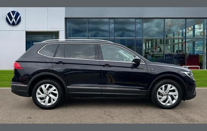 Used VW Tiguan Allspace Life 150 HP (110 kW) 2023 Black SUV