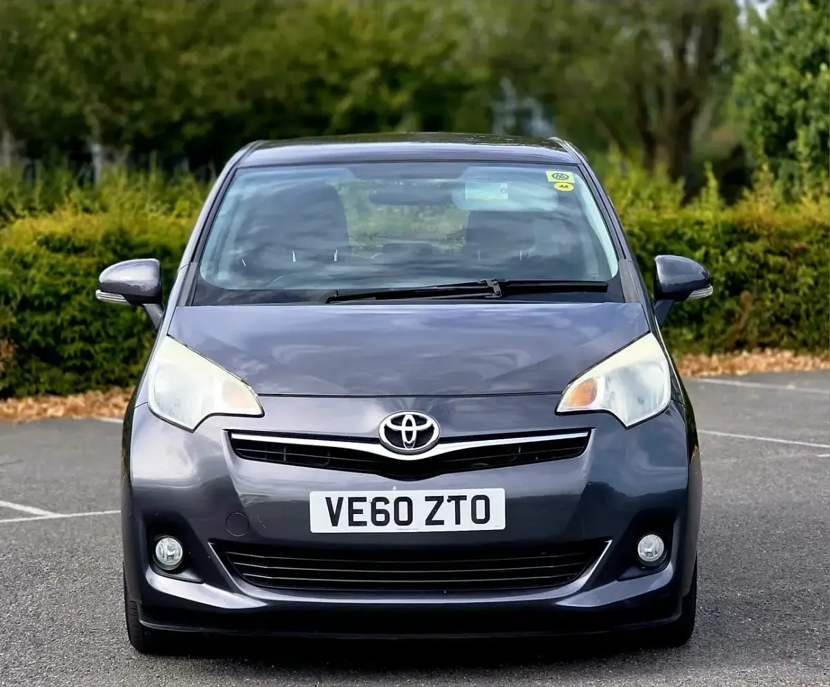 Used Toyota Verso 2011 Grey MPV