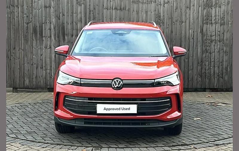 Red Used 2025 VW Tiguan Match SUV | £29,999 (Expensive) - Image 1/4