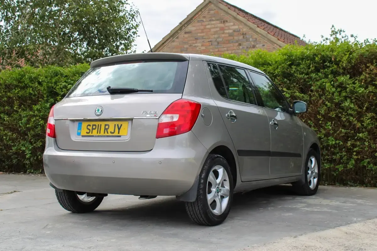 Used Skoda Fabia Elegance 90 HP (66 kW) 2011 Beige Hatchback