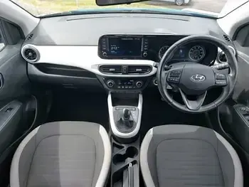 Used Hyundai i10 Premium 84 HP (61 kW) 2023 Green Hatchback