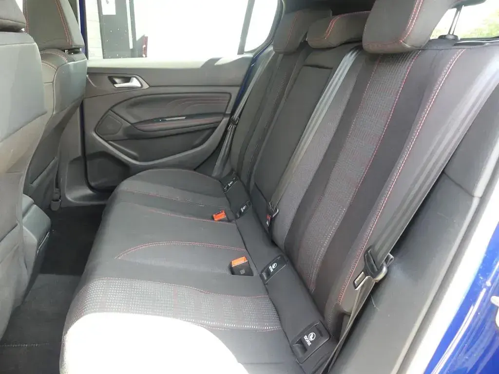 Used Peugeot 308 GT-line 129 HP (94 kW) 2018 Blue Hatchback