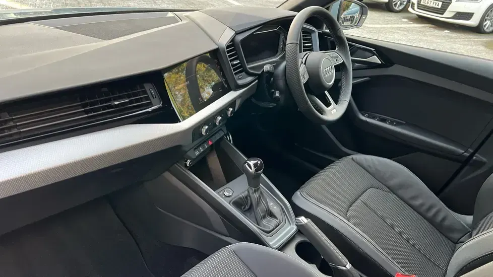 Ny Audi A1 S-Line 150 HK (110 kW) 2025 Grå SUV