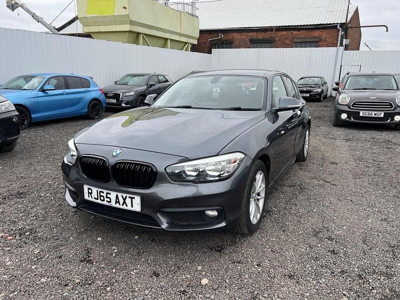 Begagnad BMW 116 Efficient Dynamics 2015 Grå Halvkombi