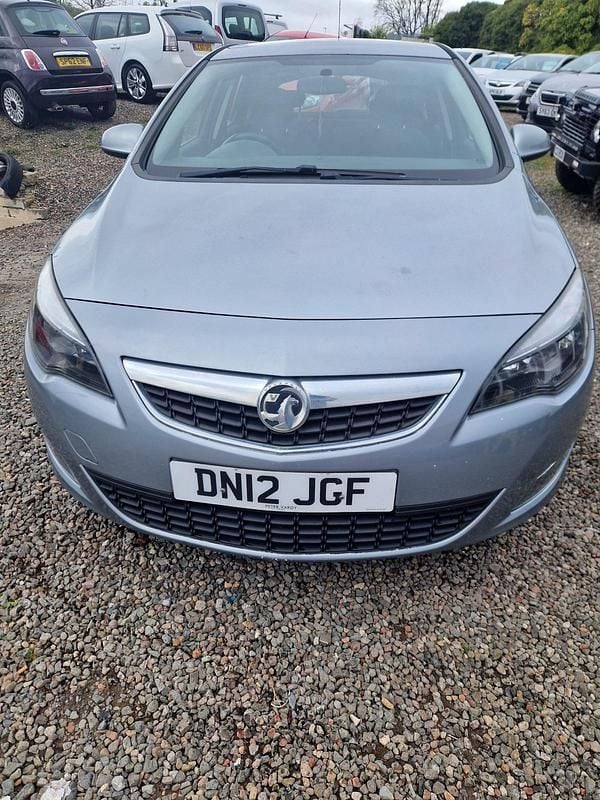 Second-hand Vauxhall Astra SRi 165 CP (121 kW) 2012 Argintiu Hatchback