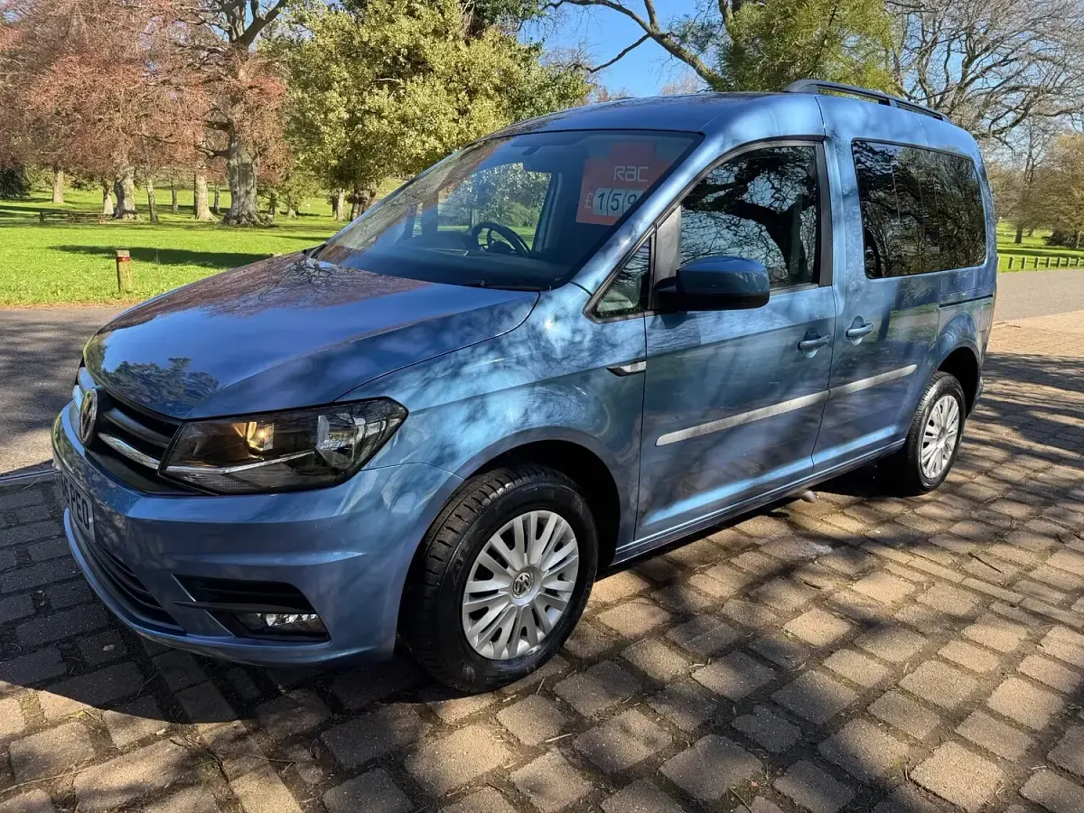Used VW Caddy Life 101 HP (74 kW) 2016 Blue MPV