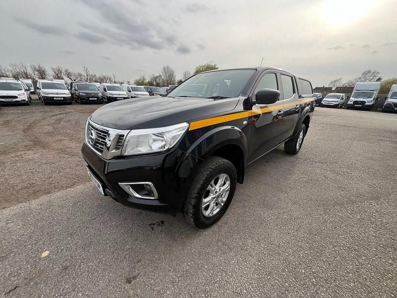 Used Nissan Navara Acenta 163 HP (119 kW) 2021 Black Pickup