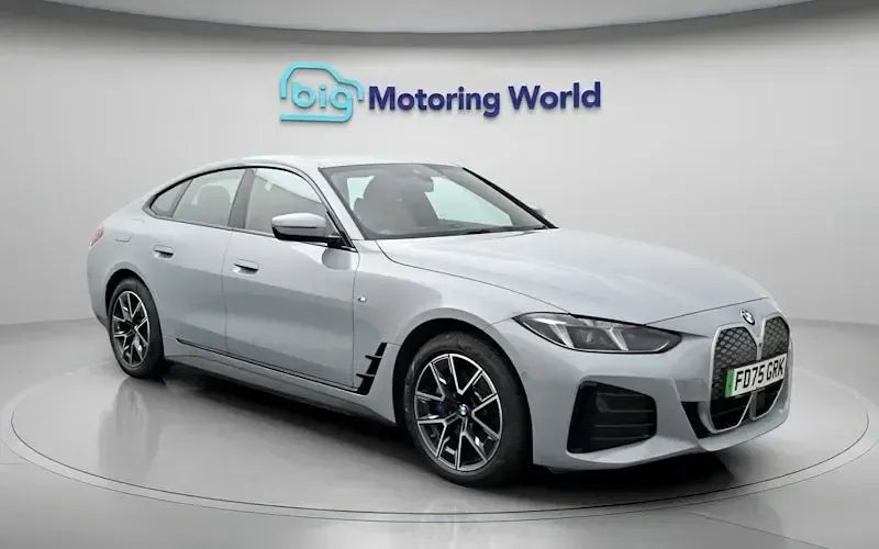 Usado BMW i4 M Sport 250 kW (340 CV) 2025 Gris Berlina
