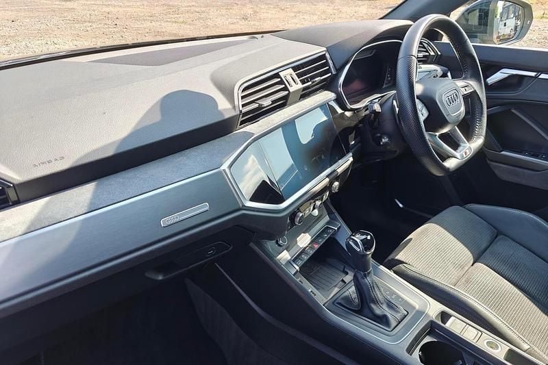 Used Audi Q3 Advanced 150 HP (110 kW) 2020 Daytona grey, pearl effect SUV