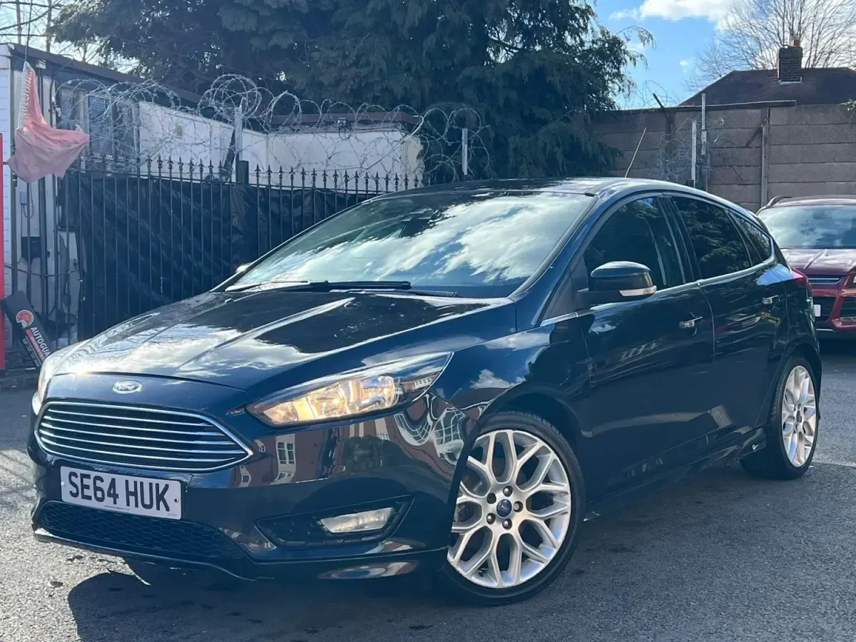 Używany Ford Focus Zetec 2015 Czarny Hatchback