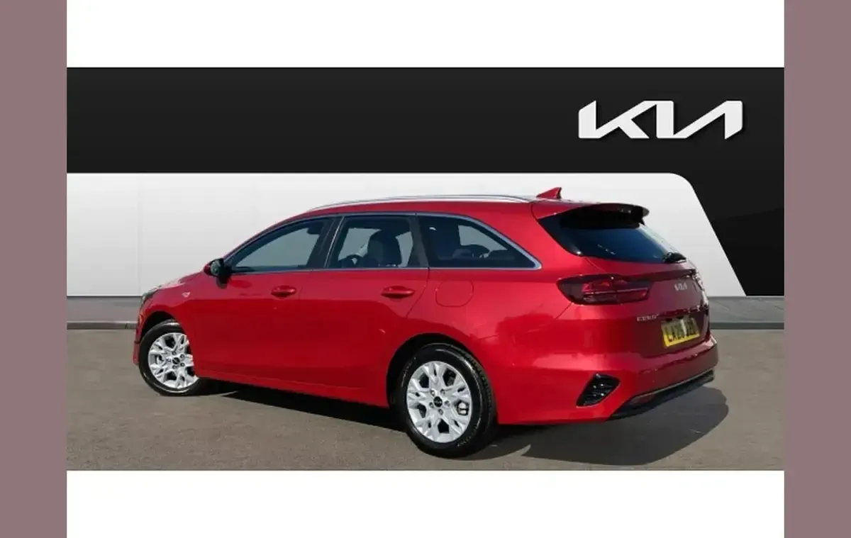 Used Kia Ceed 138 HP (101 kW) 2025 Red Hatchback