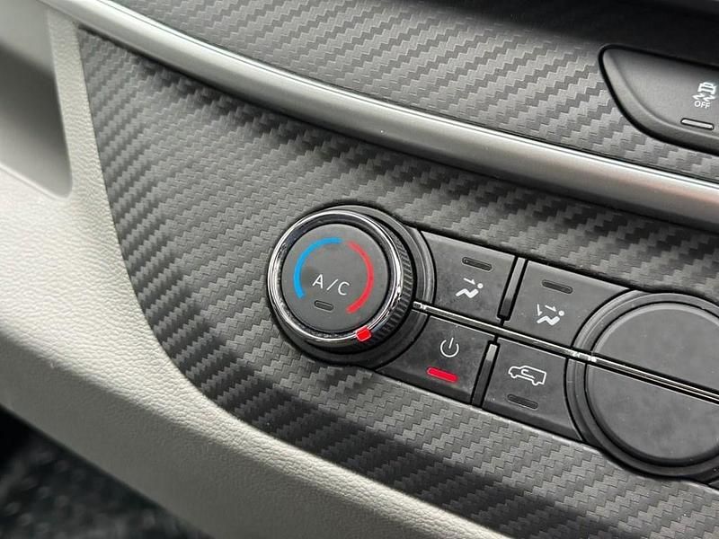 Used Maxus V90 163 HP (119 kW) 2023 Silver Van