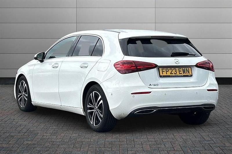 Used Mercedes A180 Executive 136 HP (100 kW) 2023 Polar white Hatchback