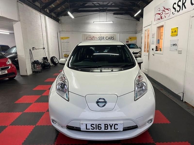 Used Nissan Leaf Acenta 80 kW (109 HP) 2016 White Hatchback