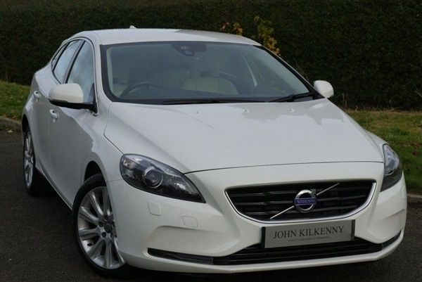 White Used 2014 Volvo V40 SE Lux Estate | £7,495 (Fair price) - Image 1/1