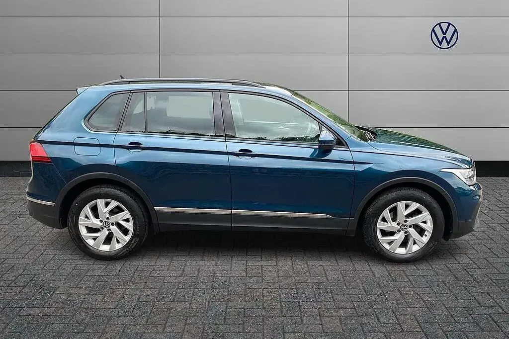 Used VW Tiguan Life 150 HP (110 kW) 2021 Blue SUV