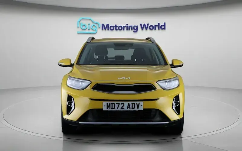Used Kia Stonic 101 HP (74 kW) 2023 Yellow SUV