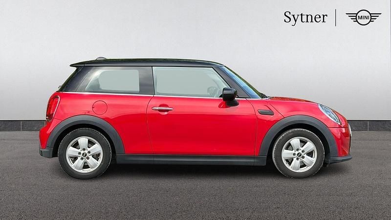 Usado Mini Cooper Classic 134 HP (98 kW) 2022 Vermelho Citadino