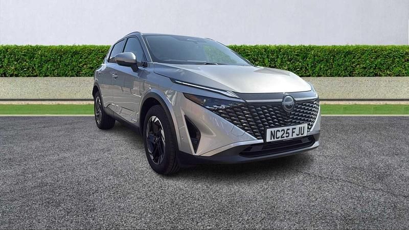 Silver Used 2025 Nissan Qashqai N-Connecta SUV | £26,171 (Fair price) - Image 1/4