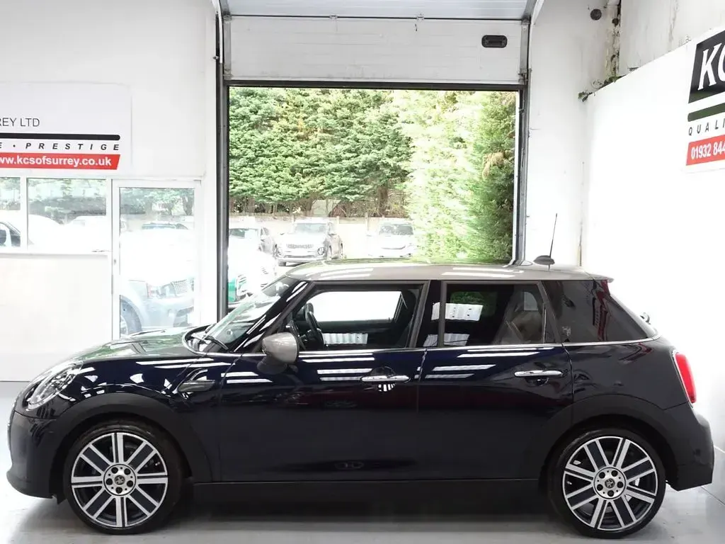 Used Mini Cooper Exclusive 136 HP (100 kW) 2022 Blue/black Hatchback