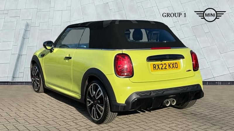 Used Mini John Cooper Works 228 HP (167 kW) 2022 Yellow Hatchback