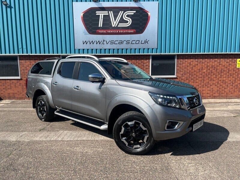 Grey Used 2019 Nissan Navara Tekna Pickup | £13,984 (Fair price) - Image 1/4
