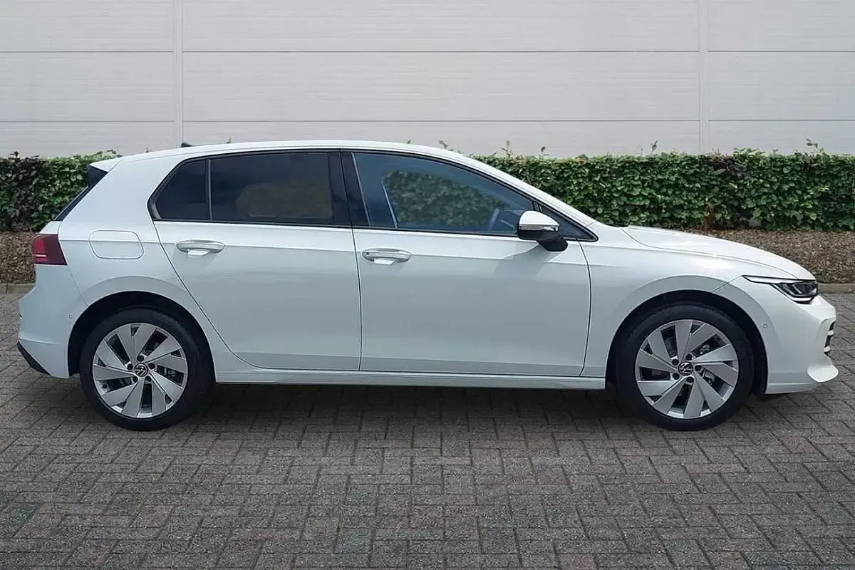 New VW Golf VIII Match 150 HP (110 kW) 2026 Pure white Hatchback