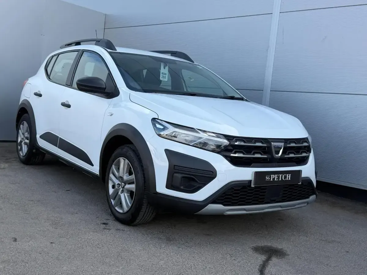 Used Dacia Sandero Essentiel 89 HP (65 kW) 2021 White
