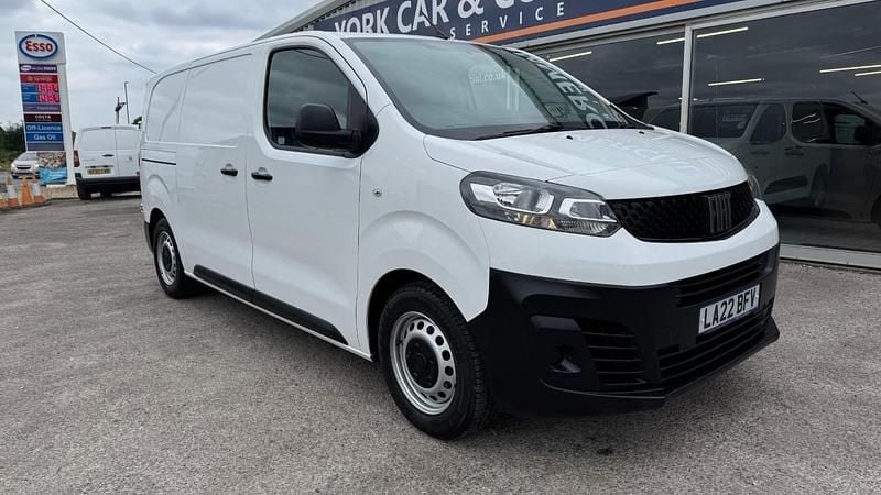 White Used 2022 Fiat Scudo MPV | £12,495 (Good price) - Image 1/4