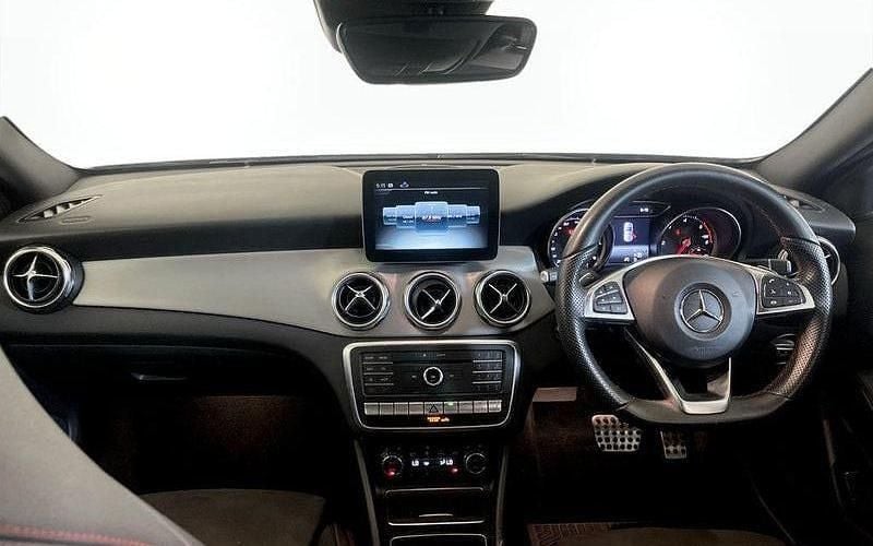 White Used 2018 Mercedes GLA220 AMG Line Premium SUV | £13,595 (Good price) - Image 1/1