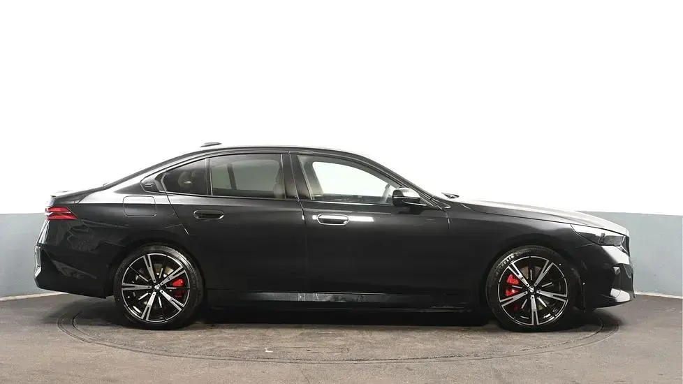 Used BMW 550e M Sport 482 HP (354 kW) 2026 Black