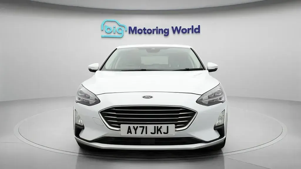 Begagnad Ford Focus Titanium X 155 HK (114 kW) 2021 Vit Halvkombi