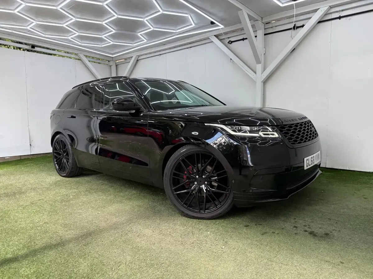 Used Land Rover Range Rover Velar SE 236 HP (173 kW) 2018 Black SUV