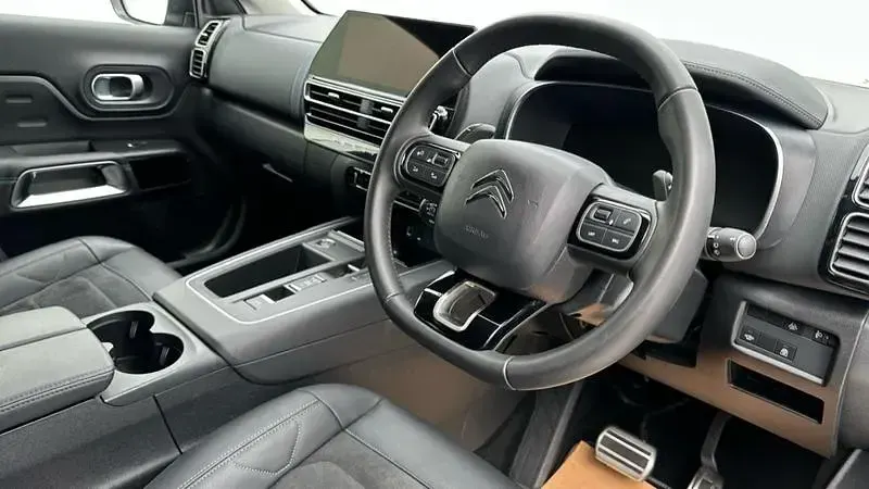Used Citroën C5 Shine 131 HP (96 kW) 2023 Blue Hatchback