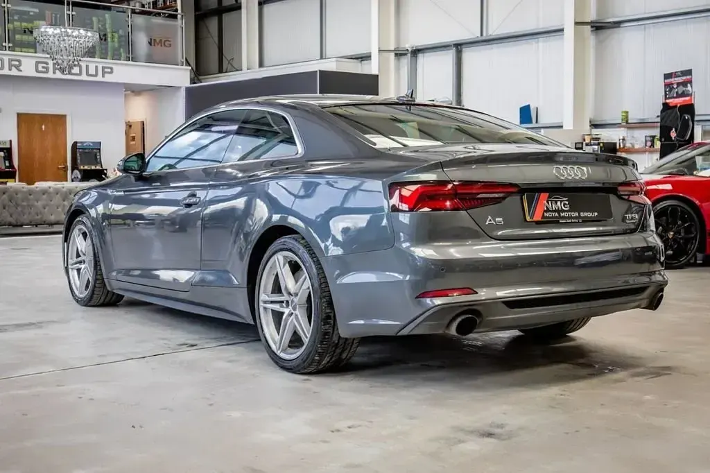 Usado Audi A5 S-Line 252 HP (185 kW) 2018 Cinzento Coupé