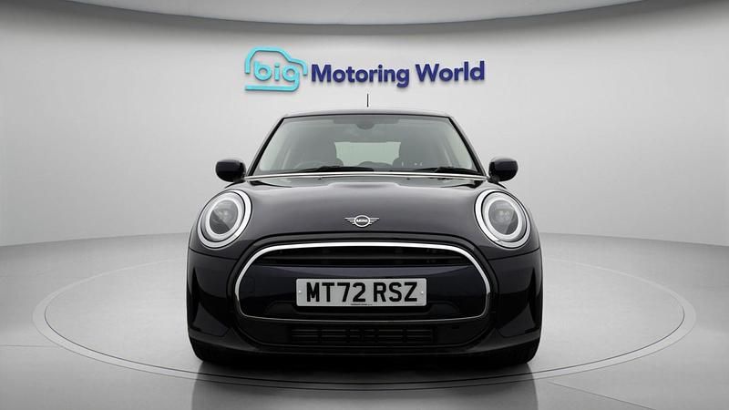 Used Mini Cooper Classic 134 HP (98 kW) 2022 Blue/black Hatchback