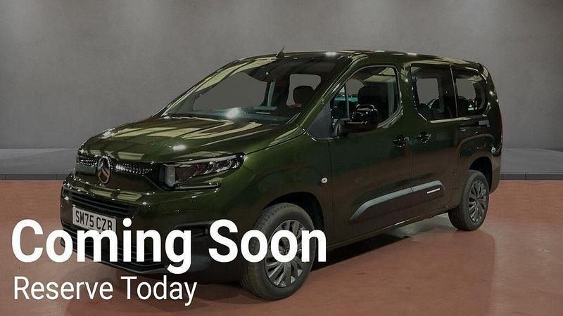 Used Citroën Berlingo 130 HP (95 kW) 2025 Green MPV