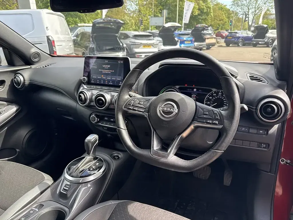 Used Nissan Juke N-Connecta 2023 Fuji sunset red SUV