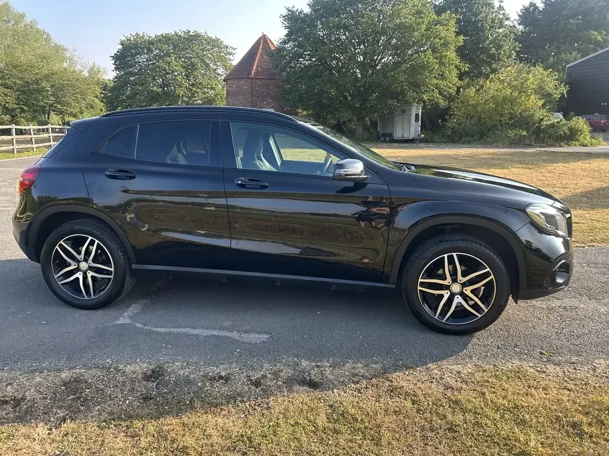 Used Mercedes GLA180 Urban 2020 Black SUV