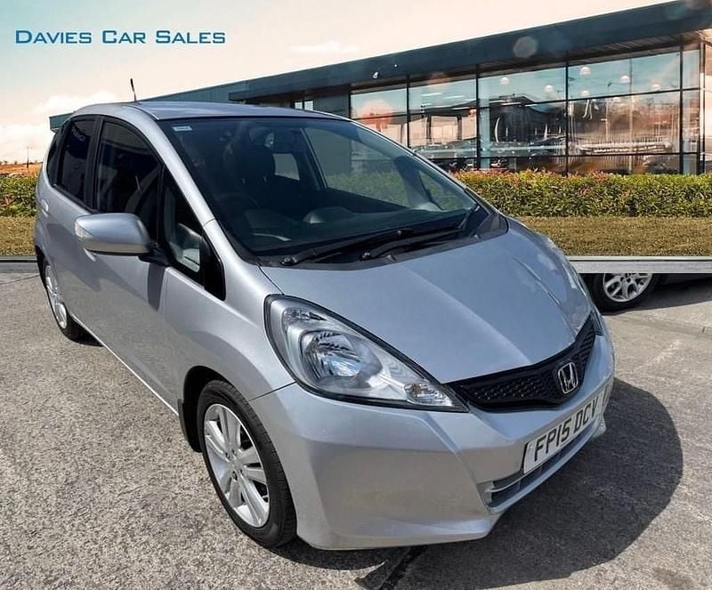 Used Honda Jazz ES 99 HP (72 kW) 2015 Silver Hatchback