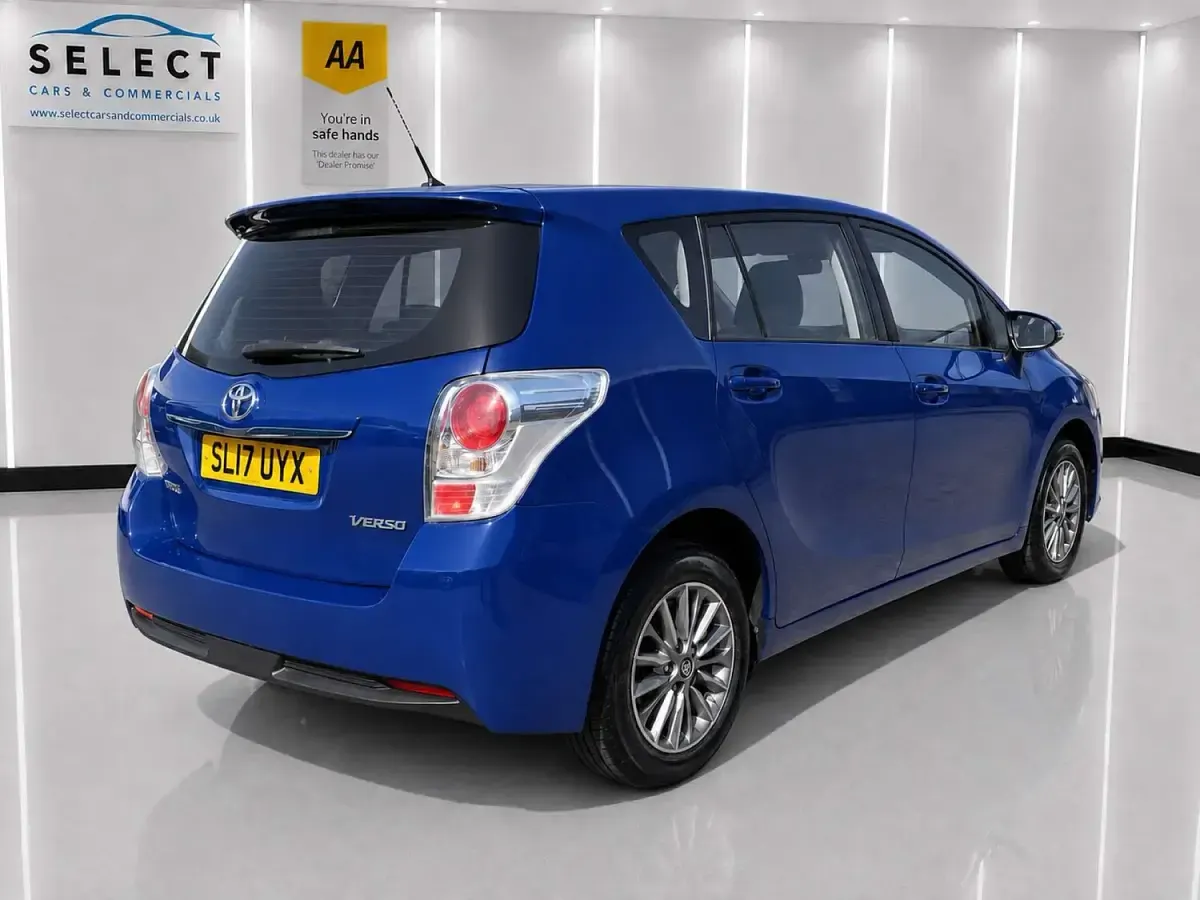 Used Toyota Verso 147 HP (108 kW) 2017 Blue MPV