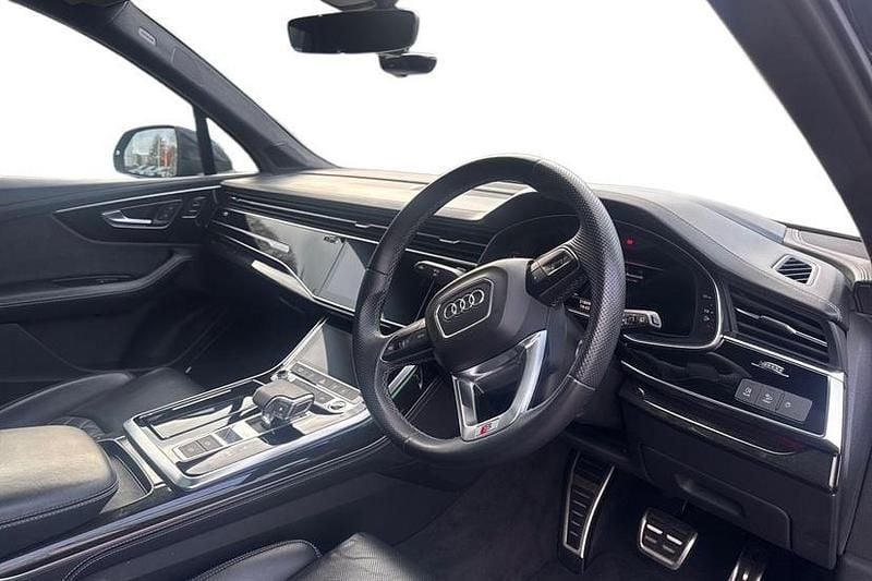 Used Audi Q7 Comfort 286 HP (210 kW) 2023 Mythos black SUV