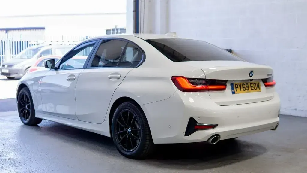 Used BMW 330 Impressive 292 HP (214 kW) 2020 White Sedan