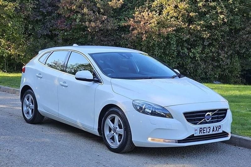 White Used 2013 Volvo V40 SE Estate | £6,478 (Fair price) - Image 1/1