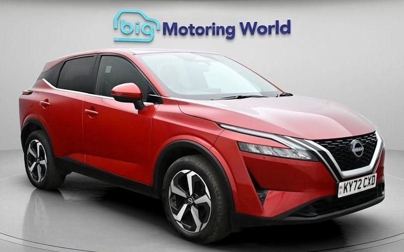 Used Nissan Qashqai N-Connecta 140 HP (102 kW) 2023 Red SUV