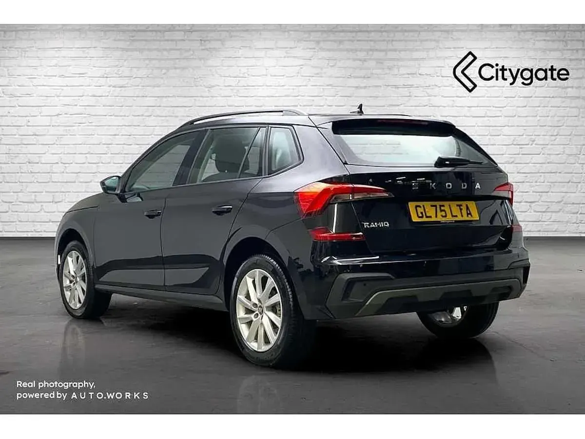 Used Skoda Kamiq SE 85 HP (62 kW) 2025 Black magic pearl effect SUV
